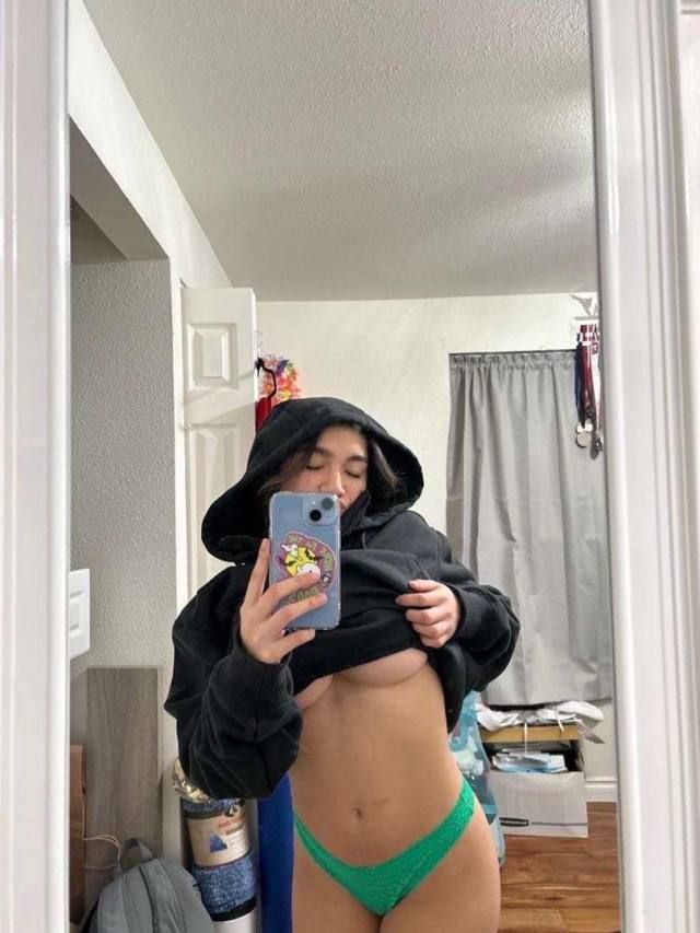 I’m always available for hot🔥serivce and i offer both incall and outcall - Image 3